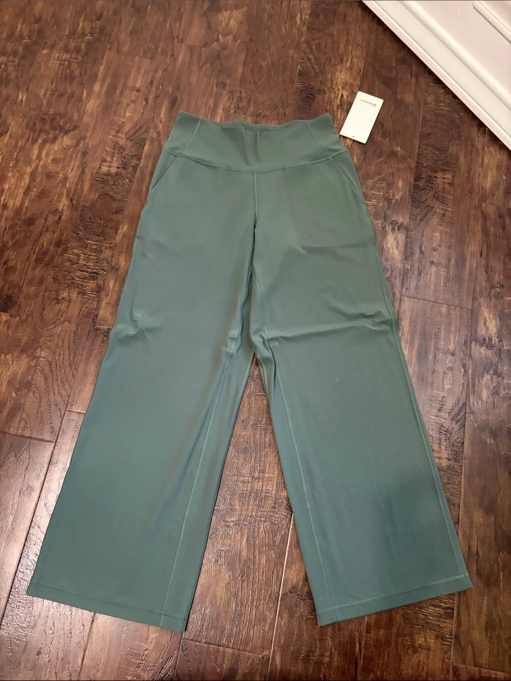 Lululemon Align HR 31” Wide Leg Pull-On Pants in Olive Green